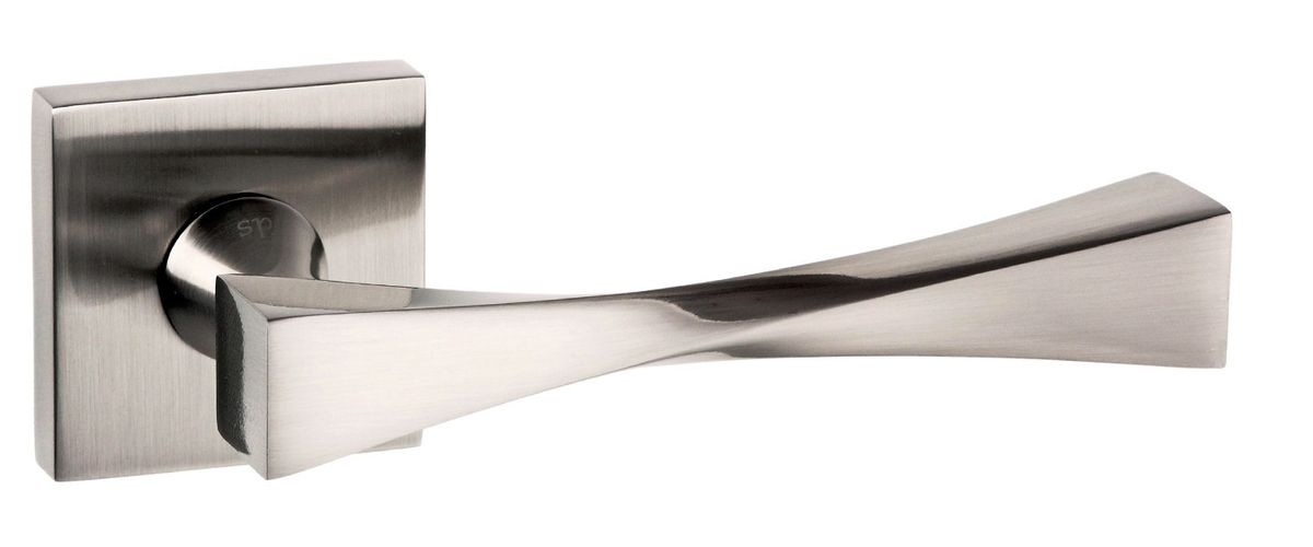 Senza Pari Guido Designer Lever on Flush Square Rose - Satin Nickel