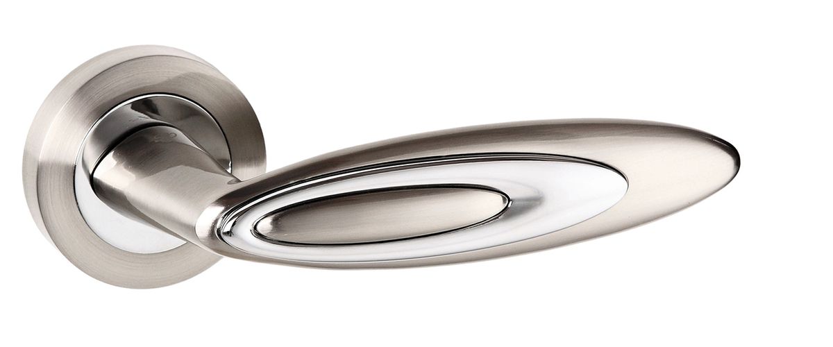 Senza Pari Elisse Designer Lever on Round Rose - Satin Nickel/Polished Chrome