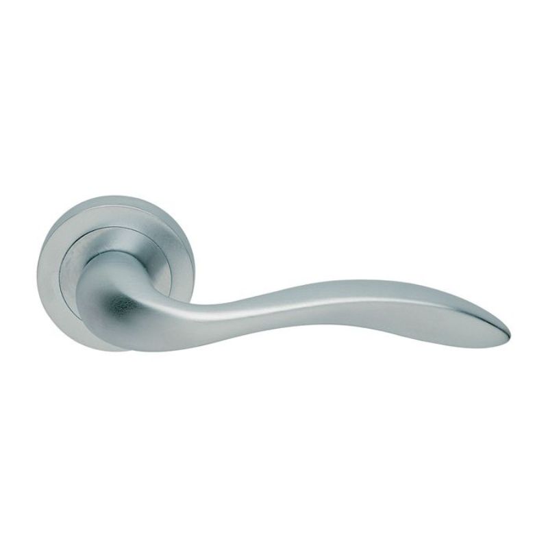 Carlisle Brass Giava Lever on Round Rose in Satin Chrome